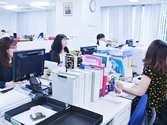 ★年間休日120日以上★賞与年2回★有給休暇も取得しやすい環境です。