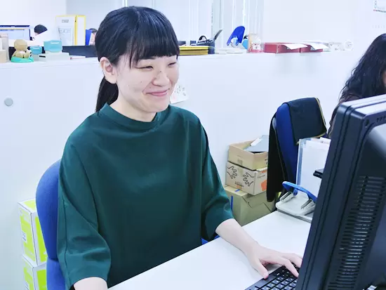 入社後は先輩社員のもとで、1～2ヶ月かけてゆっくりと仕事を覚えられますので、ご安心ください。