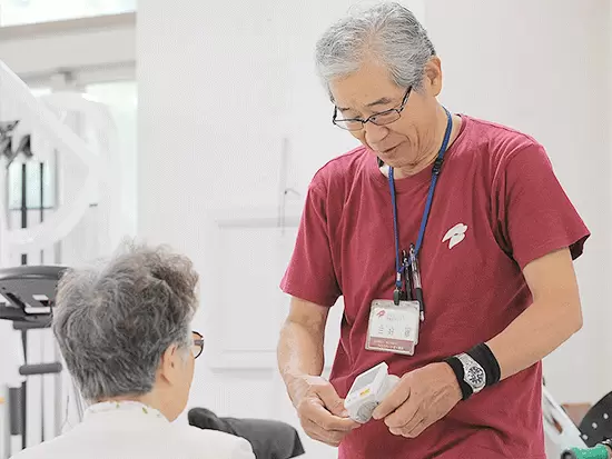 職員の年齢層は15歳～81歳と幅広いのが特徴の一つ。外国人スタッフも在籍しています！