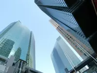 実はこの建物にも山武のシステムが入っています！