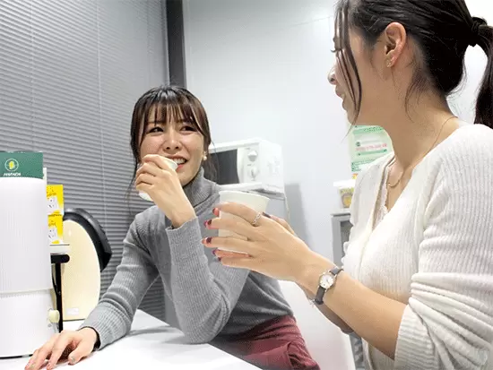 先輩・後輩仲が良いのが当社の自慢！風通しが良く、イキイキと楽しく働けますよ♪