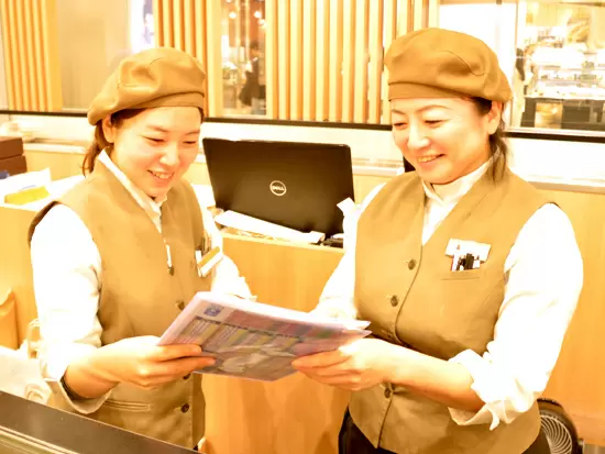 先輩たちも優しく丁寧に教えてくれます。