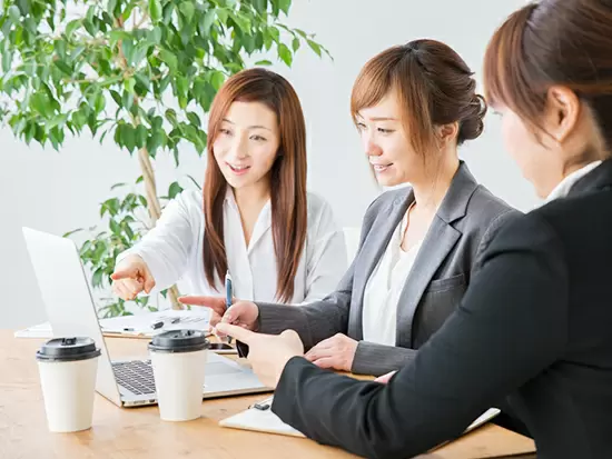 丁寧な先輩のサポートで、あなたの成長をしっかりとバックアップ。どんなことでも相談してくださいね。