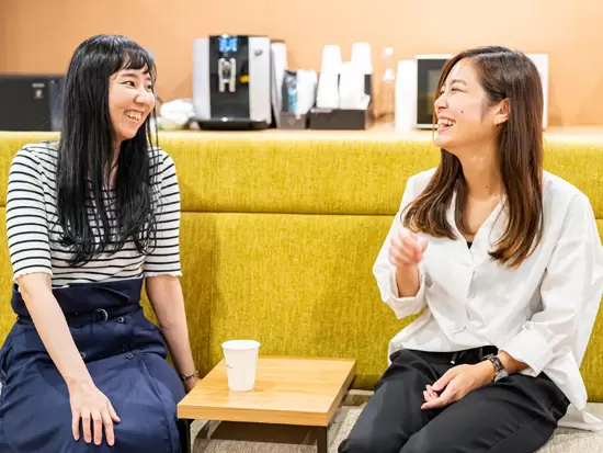 女性社員が多く、気軽に話せる雰囲気です。