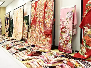 定番からファッションモデル監修のものまで幅広いラインアップを用意しています。