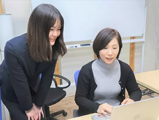 社員同士の仲が良く、出社日に仲間と顔を合わせるのも楽しみ♪みんなでランチに出かけたりしています
