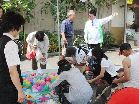 お菓子まき大会をはじめ、様々な地域イベントを開催！地域の人から愛される会社を目指しています。