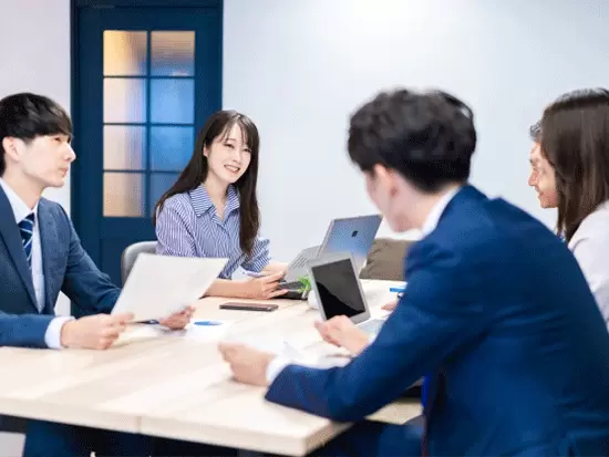 業界・職種未経験の方も、先輩がイチから仕事の進め方を教えていきます★