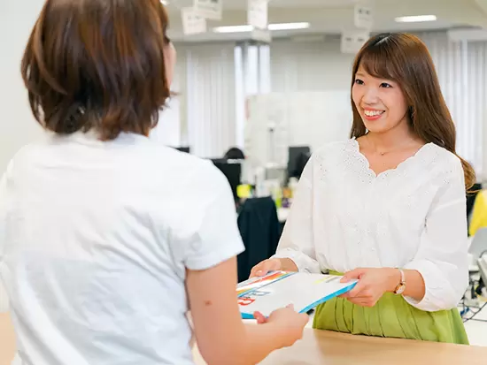 多くの人とコミュニケーションを取りながら進めるので、人が好き、話すことが好きな方にはピッタリ！