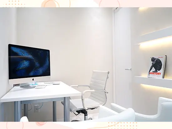 東銀座から徒歩3分。落ち着いたフロアに心もリラックスします。