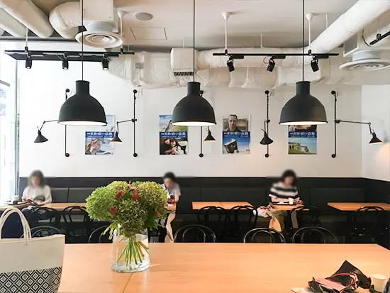 おしゃれな店舗ではフランスの音楽が流れており、リラックスできる空間です。