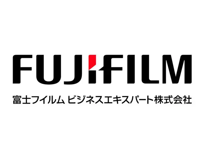 歴史ある企業ながら新たな挑戦を続ける富士フイルムグループ。そのグループを繋ぐ架け橋として活躍中です。