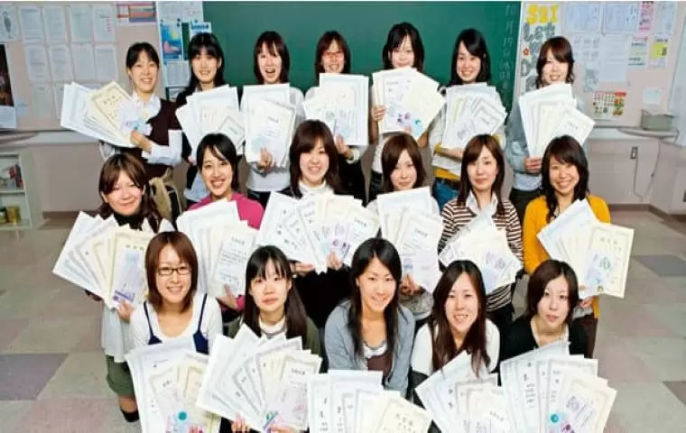 生徒たちの笑顔とともに成長していきましょう！