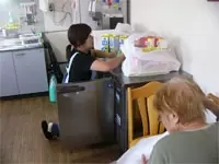 お客様の身のまわりのお世話やお話相手になることがお仕事です。