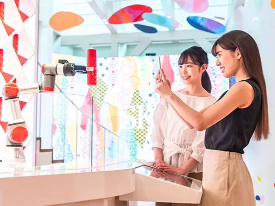 様々な店舗体験を大切にしている当社。あなたにはSK-Ⅱが変わる瞬間を支えてほしいと思っています。