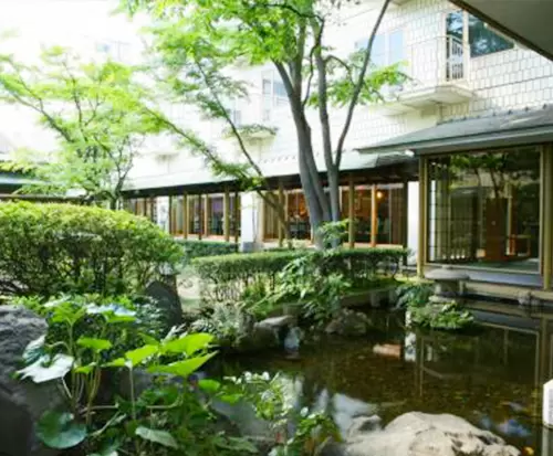 ホテル6階には、日本庭園や茶室も。他にない施設の魅力でも、多くのお客様に選ばれています♪