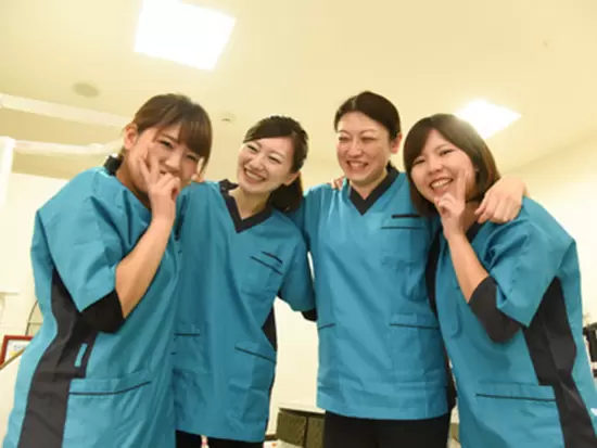 休みに一緒にでかけるなど、スタッフ同士の仲がいいです。