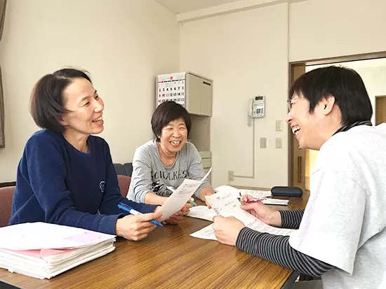 頼れる仲間がいるから、困ったときでもいつでも相談でき安心です。未経験者へのサポート体制もバッチリ！