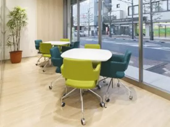 シンプルで落ち着いたオフィスです♪リラックスして働くことができますよ！