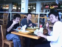 社員旅行は海外じゃなきゃダメ！！という社長。去年は「ハワイ」