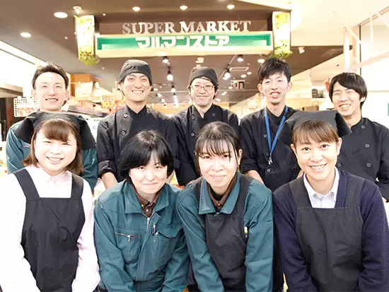 月平均の残業時間は10時間以下！スタッフ同士が協力しながら、お仕事を進めています。