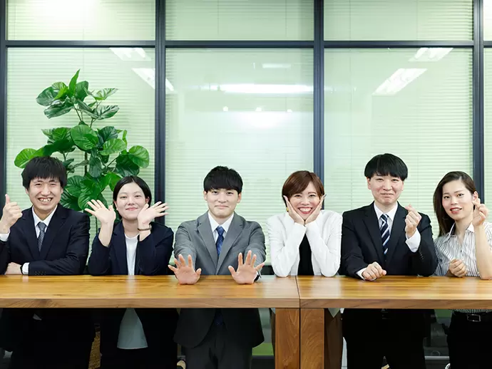 人と人を結ぶ.情報と技術を結ぶ．