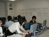 職場の雰囲気は明るいです！