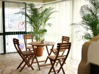 オフィス内にあるカフェスペース。ここで一息休憩します。