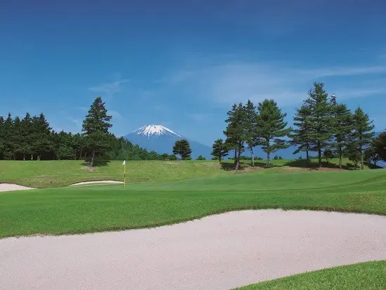 完全週休2日制、17時退社、働きやすい環境を整えてお待ちしております！