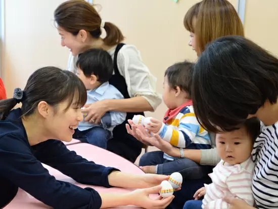 保護者の方々とのコミュ二ケーションも大切です。時には悩み事を相談されることも！