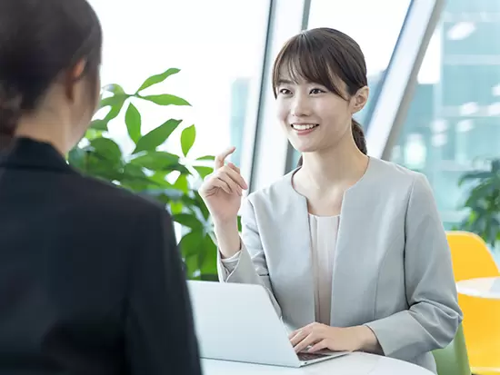 上司や部下の距離が近く、分からないことがあればすぐに相談できる環境です。