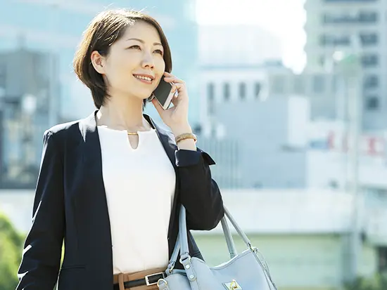 無理のないスタイルで働き続けられるよう、テレワークや時短勤務制などを導入しています。