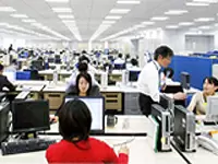 社内風景。社員同士、刺激し合える環境です
