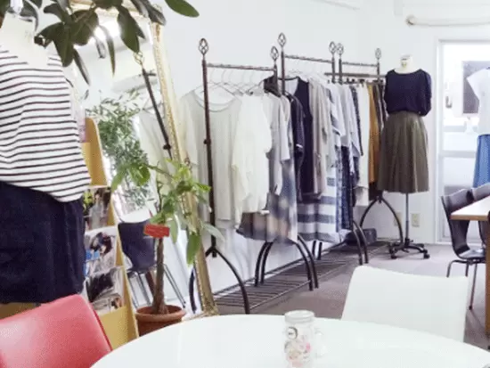 ファッションに関わるお仕事だから、もちろん服装・髪型・ネイル自由☆