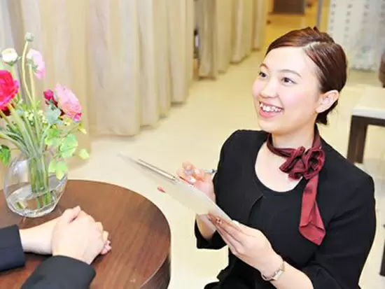 施術前にお客様へのヒアリングはしっかり。
