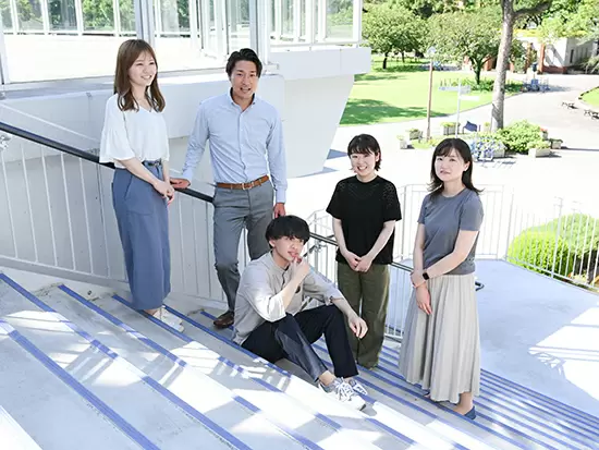 アットホームな当社では優しい社員があなたをお迎えします！