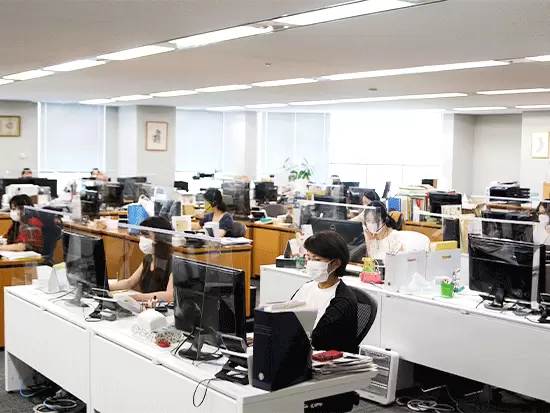 世の中の「ギャップ」を埋める事業を展開しています。