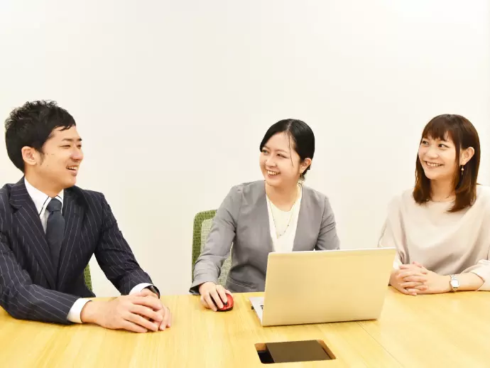去年12月に移転したばかりの綺麗なオフィスです。