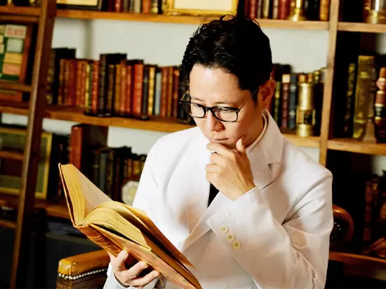 院長はTVへの出演歴も多数あるほど、人気の皮膚科医。最先端の医療技術・知識が揃った環境で活躍できます。