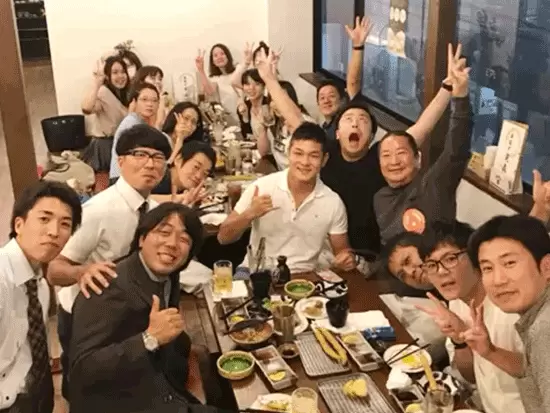 歓迎会など、会社開催の飲み会経費は会社負担！交流の場も多いので、自然と仲良くなるんです♪