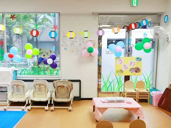 整理整頓も勤務時間内に。先月の園全体の平均残業時間は15分でした！残業削減に本気で取り組んでいます。