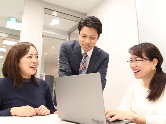 わからないことがあれば快く教えてくれる先輩ばかり◎未経験の方も安心です！