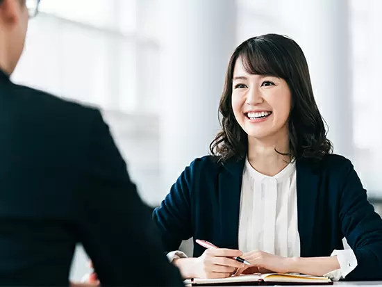 明るく笑顔で対応してください☆人と話すことが好きであれば未経験の方でも歓迎します！