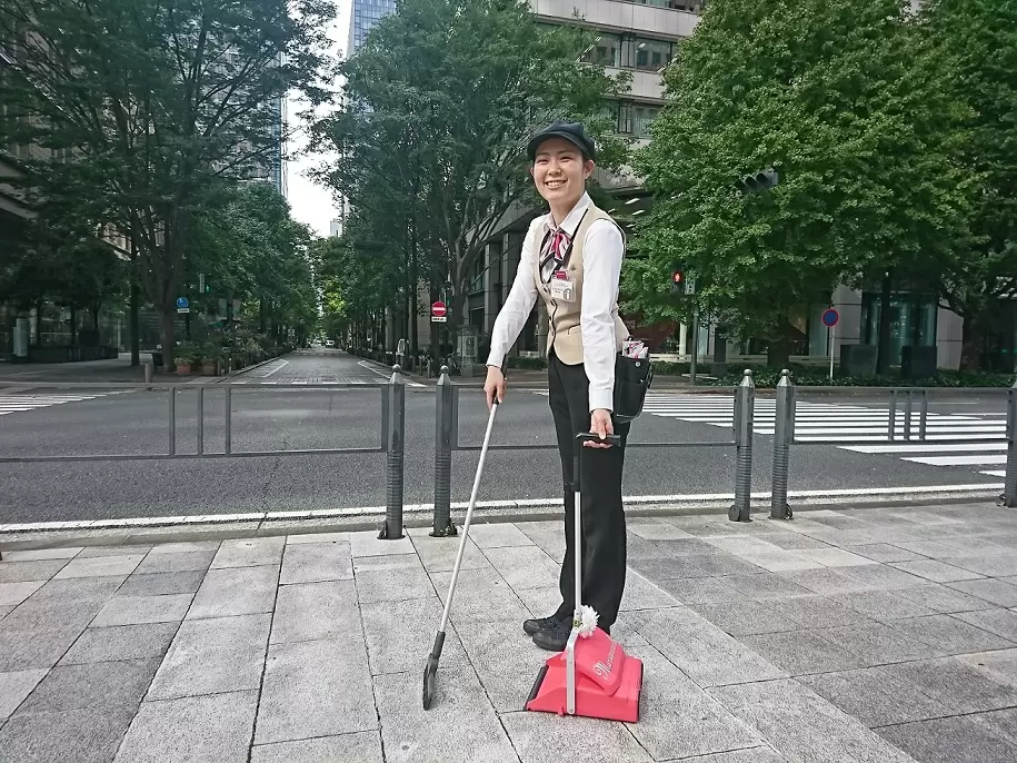 街や施設の美化に努め、多くの方の笑顔を増やす。そんなステキなお仕事です♪