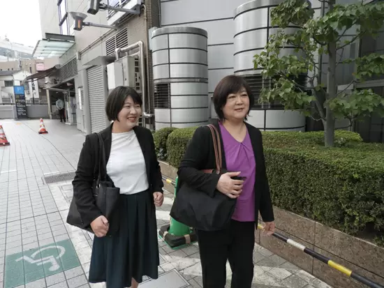 お客さま先に商談に行くようになっても、先輩がサポートをしてくれるので安心してください。