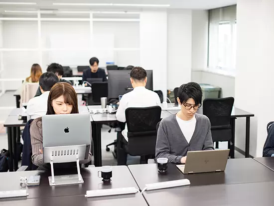 入社後は先輩があなたのペースに合わせながら指導を行うので、経験の浅い方も安心してください！