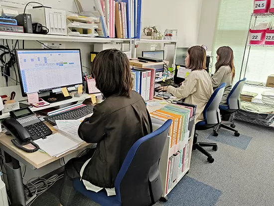 作業は分担して行うので、チームプレーが基本です♪