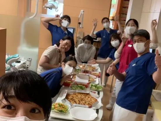 誕生日はスタッフ全員でお祝いします。