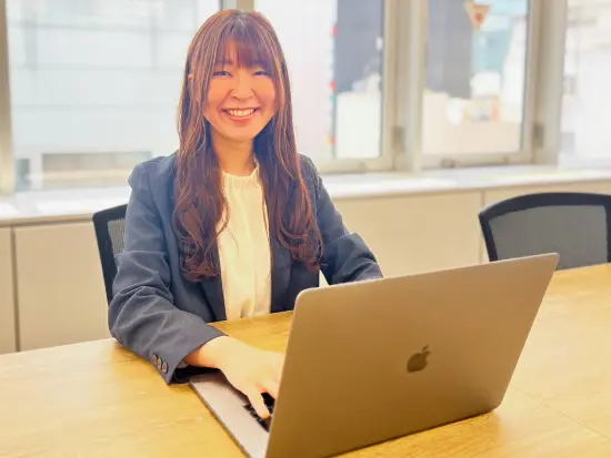 ★100%未経験★分からない気持ちが分かるので、徹底したOJT教育でバックアップ！弊社の縁の下の力持ちに♪