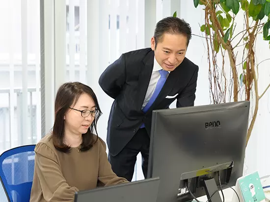 まずは先輩、上司の補助からスタート。ご安心を！